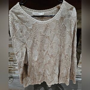 Solitaire Women's Beige and White Floral Embroidered Blouse 1X